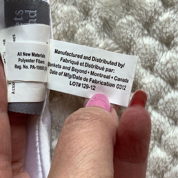 Blankets and Beyond Plush White Bear Lovey Security Blanket Satiny Edge and Back - Picture 12 of 16